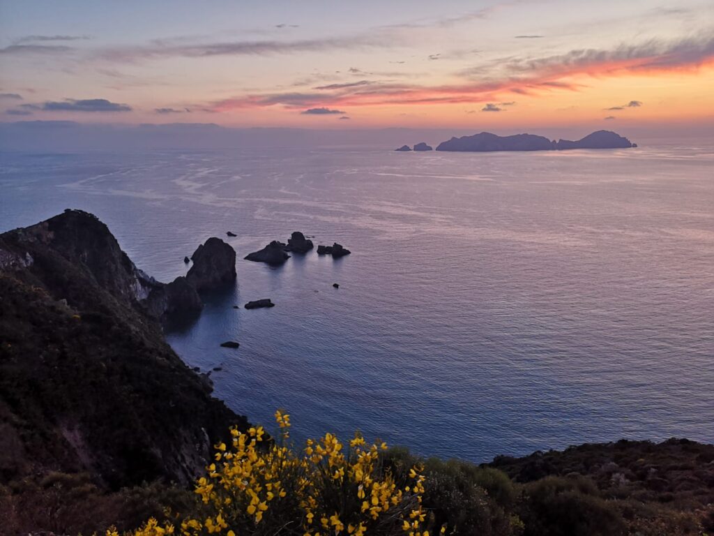 Vista panoramica Palmarola da Ponza