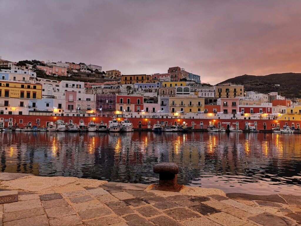 Porto Borbonico di Ponza BnB Le Palette